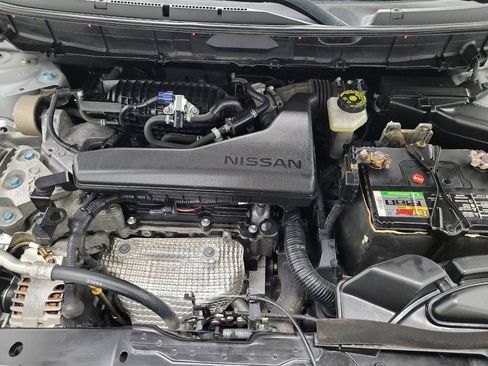 Used 2020 Nissan Rogue SV image 30