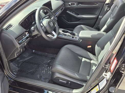 Used 2023 Honda Civic Touring image 10
