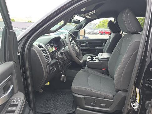 Used 2025 RAM 2500 Big Horn AWD/4WD image 7