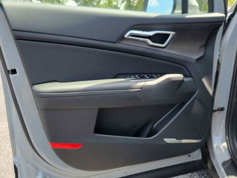 New 2026 Kia Sportage EX w/ EX Panorama Roof Package FWD image 9