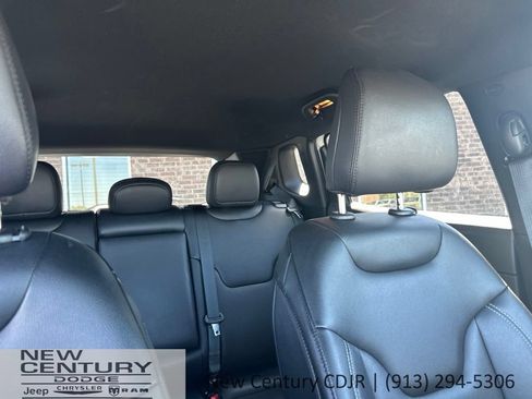Used 2025 Jeep Compass Limited AWD/4WD image 25
