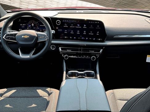 New 2026 Chevrolet Traverse LT w/ Driver Confidence Package image 5