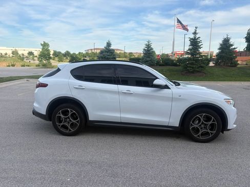 Used 2022 Alfa Romeo Stelvio Ti w/ Active Assist Plus Package AWD/4WD image 4