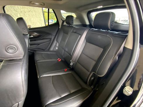 Used 2018 GMC Terrain Denali w/ Advanced Safety Package image 21