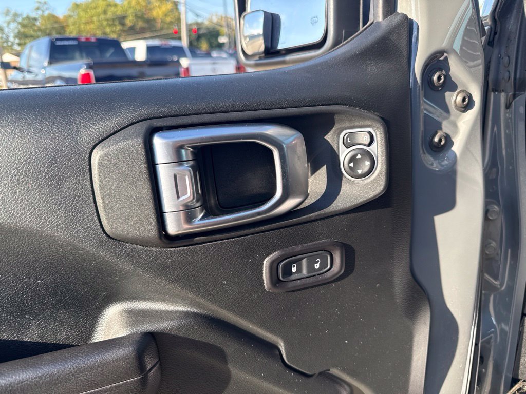 Used 2018 Jeep Wrangler Unlimited Rubicon AWD/4WD image 25