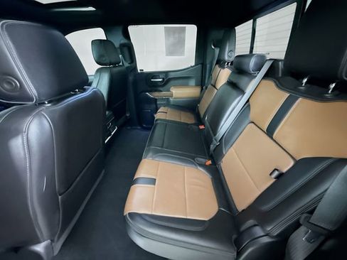 Used 2021 Chevrolet Silverado 1500 High Country image 25