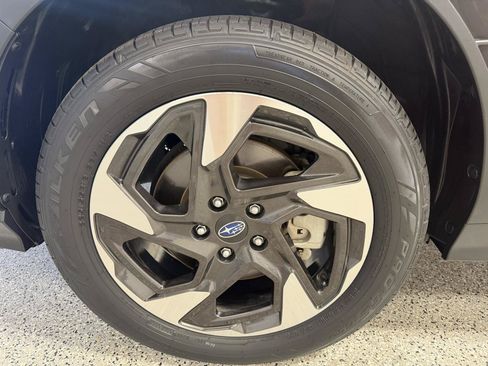 Used 2024 Subaru Crosstrek 2.5i Limited AWD/4WD image 9