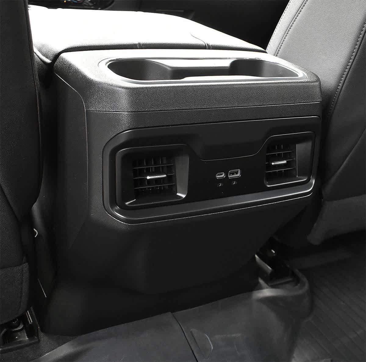 Used 2024 Chevrolet Silverado 1500 LT Trail Boss w/ LT Trail Boss Premium Package AWD/4WD image 10