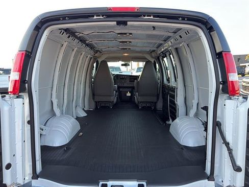 New 2025 Chevrolet Express 2500 w/ Enhanced Convenience Package RWD image 12
