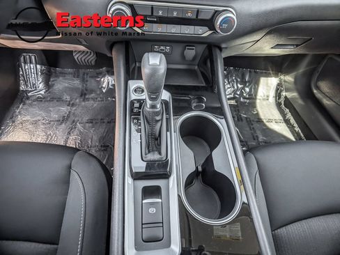Used 2024 Nissan Altima 2.5 SV AWD/4WD image 12