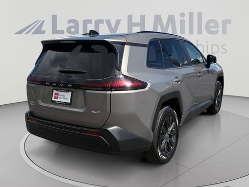 Used 2026 Toyota RAV4 XLE Premium AWD/4WD image 5