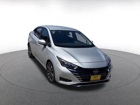Used 2025 Nissan Versa SV FWD image 3