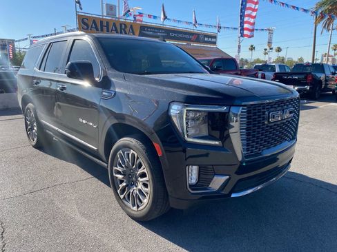 Used 2024 GMC Yukon Denali Ultimate AWD/4WD image 3
