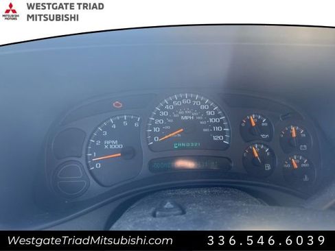 Used 2004 Chevrolet Suburban LS w/ Preferred Equipment Group image 2