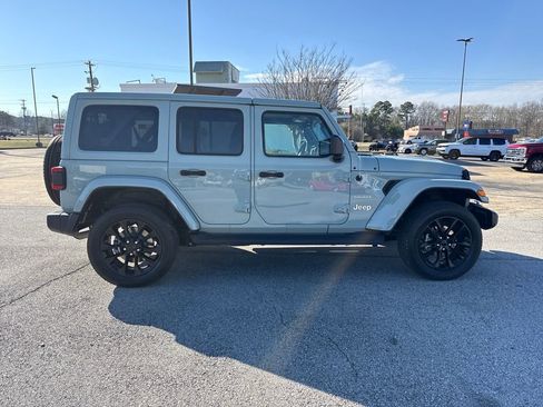 Used 2023 Jeep Wrangler Unlimited Sahara w/ Cold Weather Group image 8