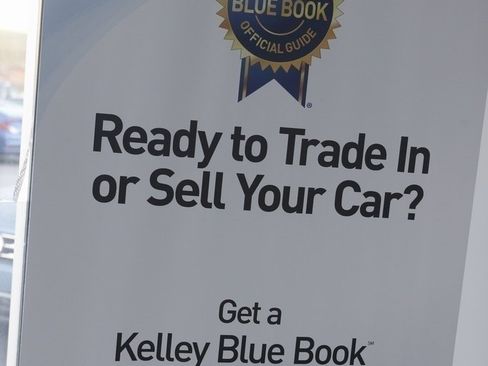 Used 2020 Toyota RAV4 XLE image 20