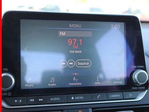 Certified 2024 Nissan Altima 2.5 SV image 32