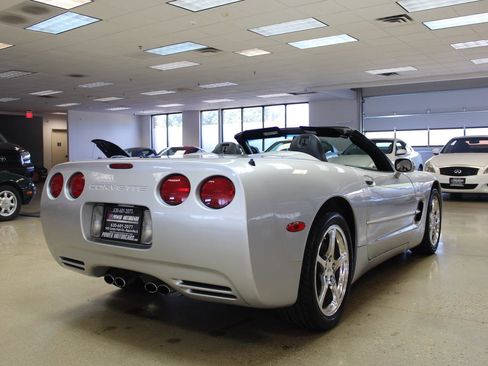 Used 2002 Chevrolet Corvette Convertible w/ Preferred Equipment Group1 image 5