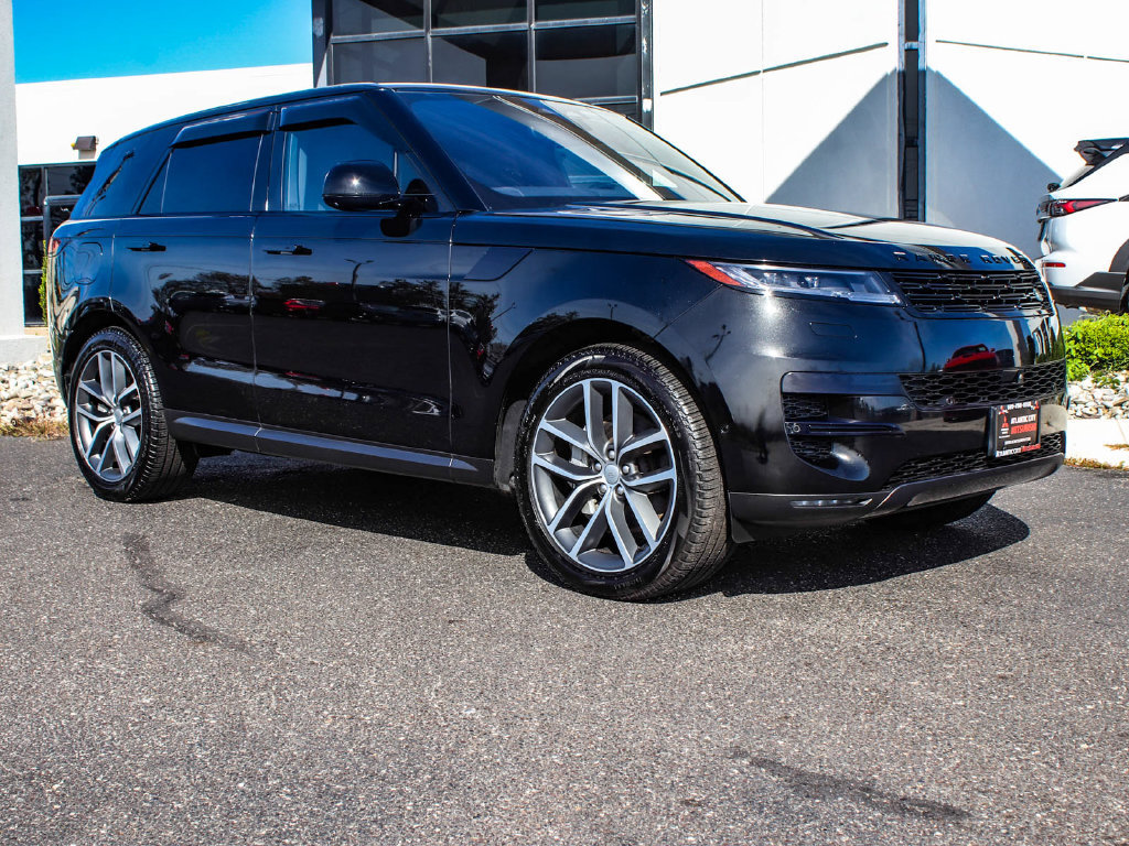 Used 2023 Land Rover Range Rover Sport SE AWD/4WD image 3