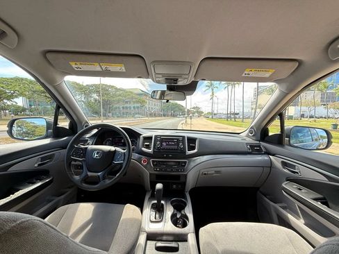 Used 2019 Honda Pilot LX image 10