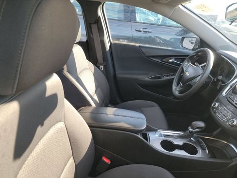 Used 2021 Chevrolet Malibu LT image 8