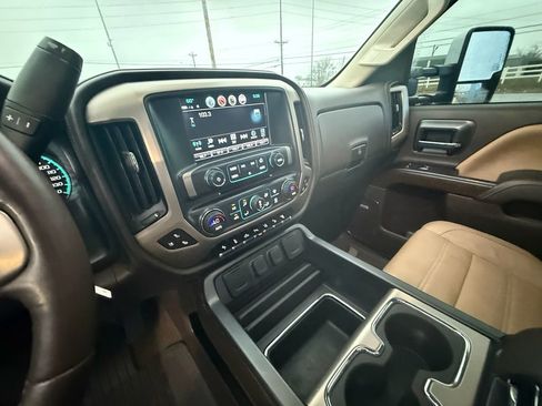 Used 2018 GMC Sierra 2500 Denali w/ Duramax Plus Package image 17
