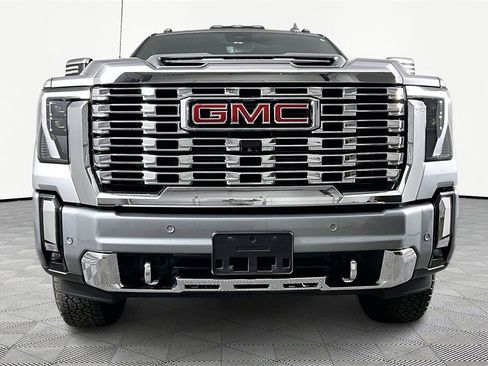 Used 2024 GMC Sierra 2500 Denali w/ Denali Reserve Package image 2
