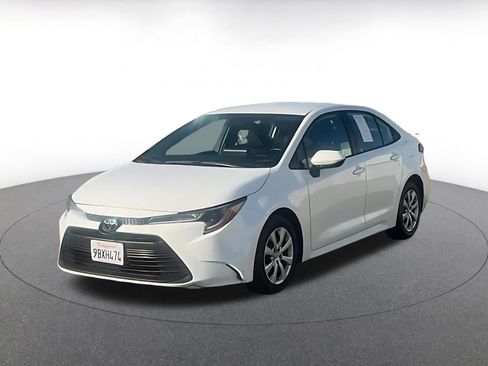 Used 2023 Toyota Corolla LE image 7