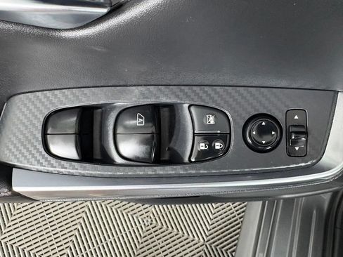 Used 2023 Nissan Sentra SR w/ Midnight Edition Package FWD image 17