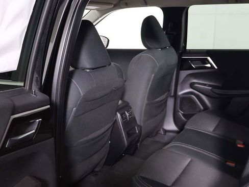 Used 2022 Mitsubishi Outlander ES image 22