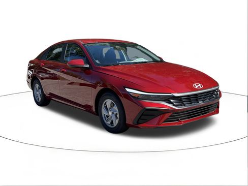 New 2026 Hyundai Elantra SE image 1