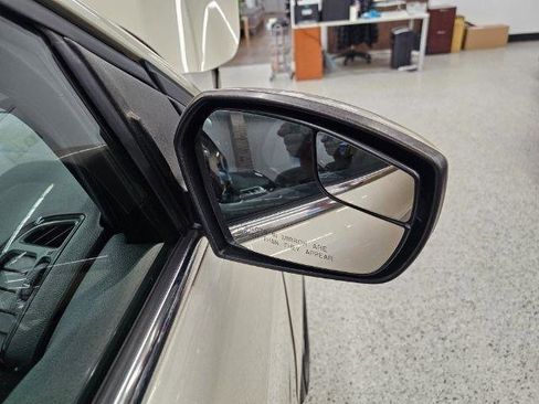 Used 2018 Ford Escape SE image 40