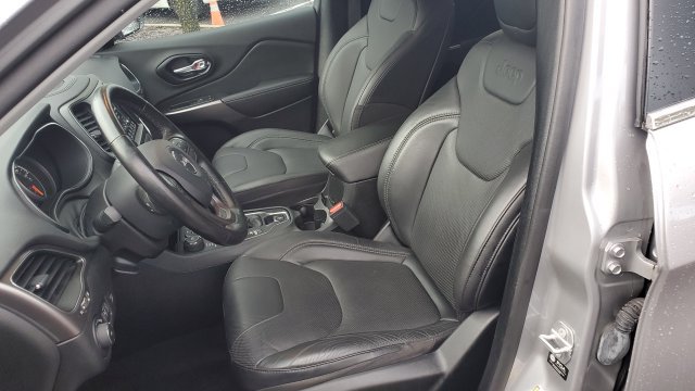Certified 2021 Jeep Cherokee Latitude Lux w/ Comfort/Convenience Group AWD/4WD image 19