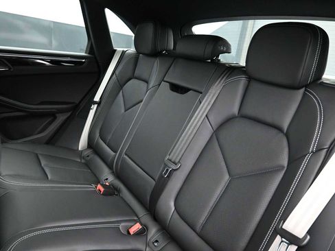 New 2026 Porsche Macan AWD/4WD image 16