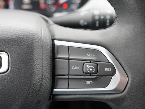 Used 2023 Jeep Compass Latitude image 29