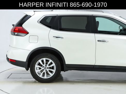 Used 2017 Nissan Rogue SV AWD/4WD image 12