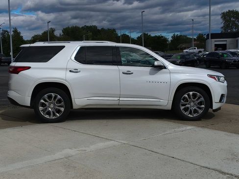 Used 2019 Chevrolet Traverse Premier FWD image 4
