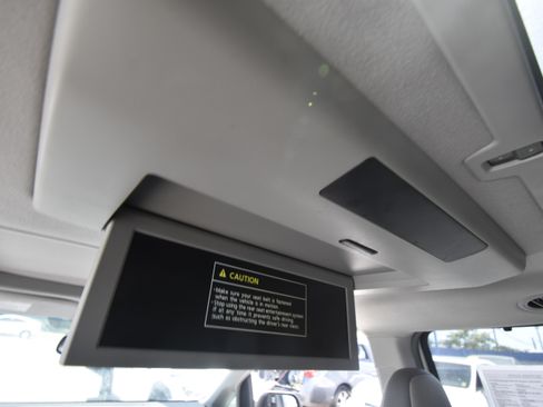 Used 2013 Toyota Sienna Limited AWD/4WD image 11