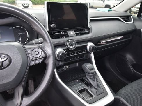 Used 2023 Toyota RAV4 LE FWD image 10