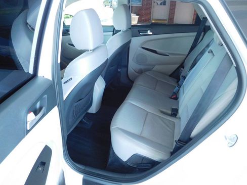 Used 2019 Hyundai Tucson SE AWD/4WD image 13