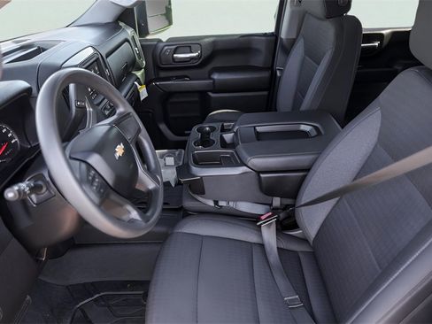 Used 2024 Chevrolet Silverado 2500 Custom w/ Custom Value Package image 8