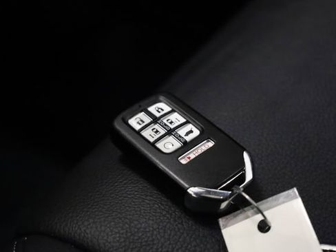 Used 2023 Honda Odyssey Touring image 39