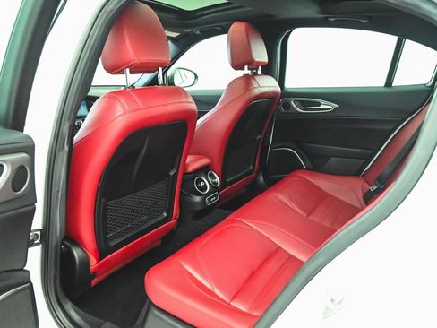 Used 2022 Alfa Romeo Giulia Veloce image 33