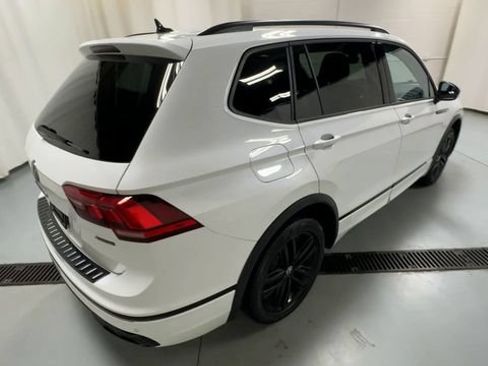 Used 2022 Volkswagen Tiguan SE R-Line AWD/4WD image 8
