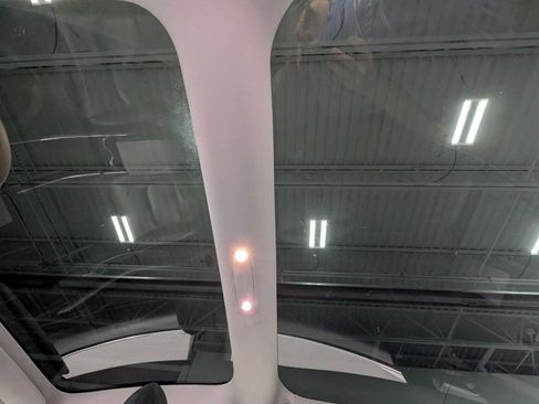 Used 2020 Tesla Model 3 Standard Range Plus RWD image 18