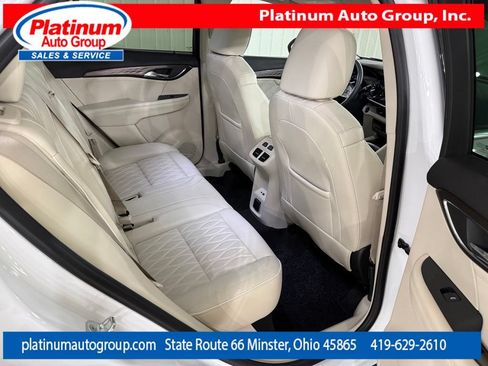 Used 2023 Buick Envision Avenir AWD/4WD image 36