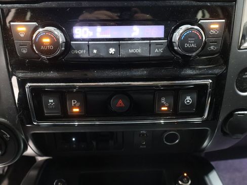 Used 2018 Nissan Titan Platinum Reserve w/ Platinum Utility Package image 32