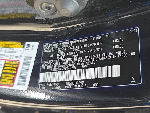 Used 2022 Toyota Highlander XLE FWD image 37