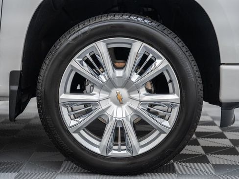 Used 2025 Chevrolet Silverado 1500 High Country AWD/4WD image 21