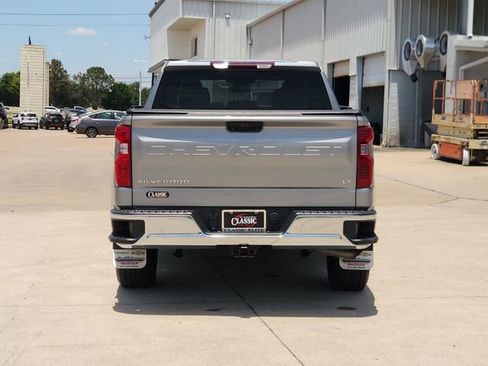 Used 2023 Chevrolet Silverado 1500 LT AWD/4WD image 6